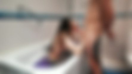 Ivy Skye/Fit baby takes bath and treats huge cock. Ivy Skye.mp4