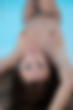 2022phdee/2021-11/[photodromm] 2021-11-02 Georgina - Blue Liquid (x50, 3000 px)/Blue Liquid (35).jpg