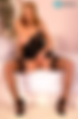 Scoreland.com SiteRip - Part #1/00075-Amy On The Bed-Amy/Amy01.jpg