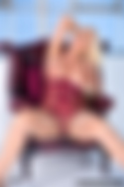 LucyZara2017/!screens/2017.04.05 Window Red Chair.jpg
